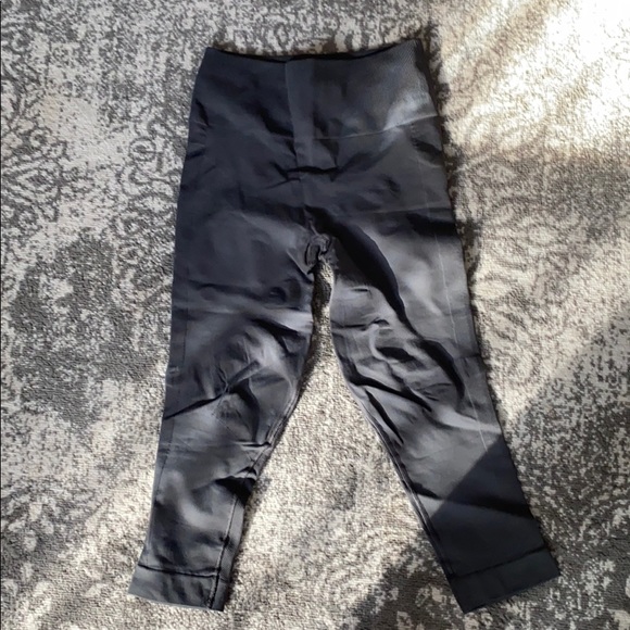 lululemon athletica Pants - Lululemon Crop Leggings